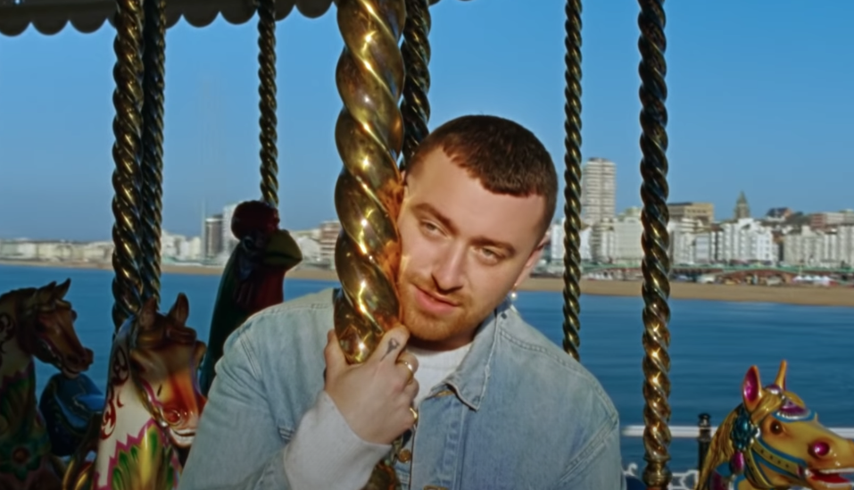 不時想起當年那段青蔥歲月？ Sam Smith 最新歌曲〈Kids Again〉穿上 JW Anderson 回望過去