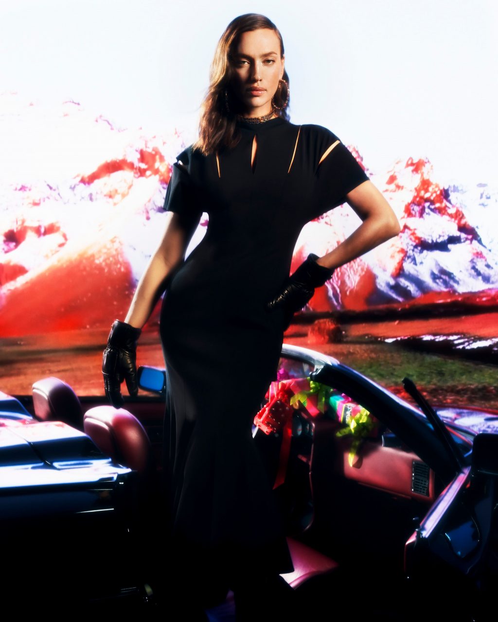 超模Irina Shayk領銜Versace式公路旅行：來一場時尚冒險