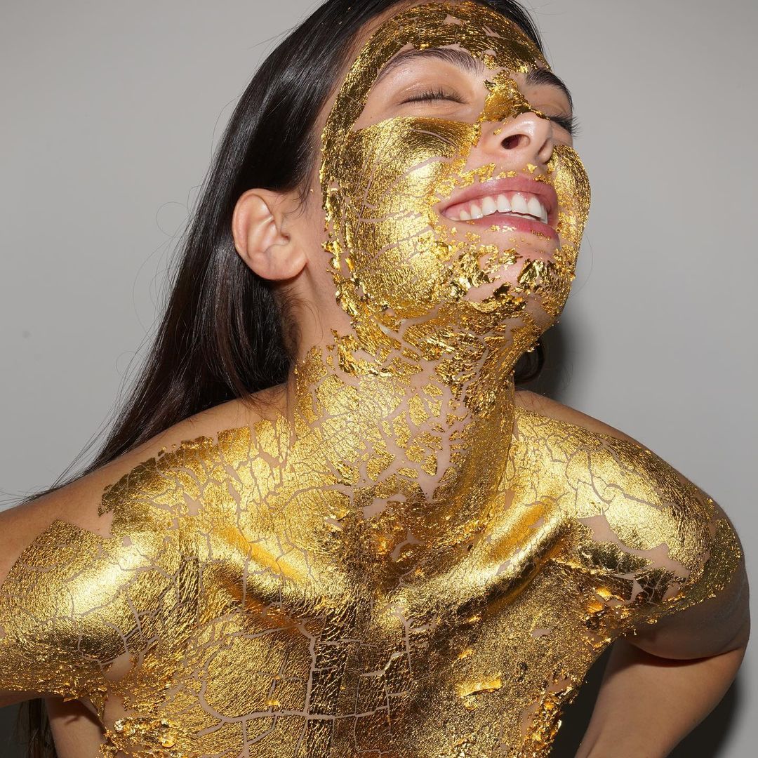 敷面膜同時打卡？精選最Instagrammable的金、銀色節日面膜！