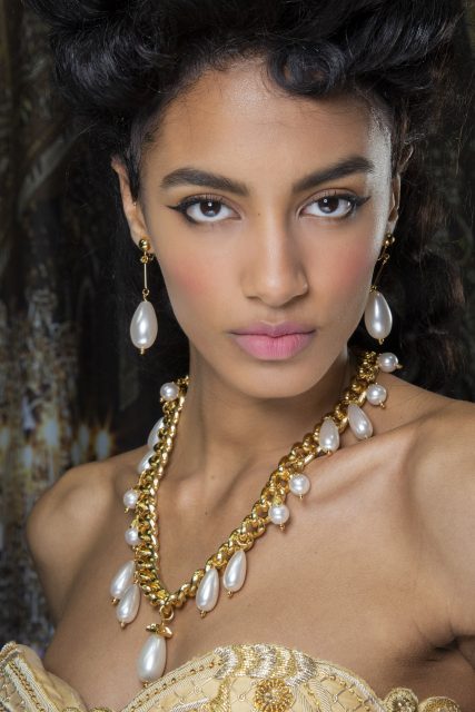 Pearl Jewellery For The Season