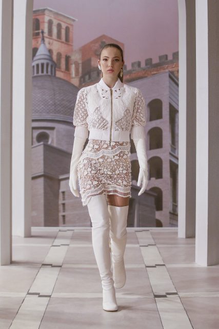 出道即為 Miu Miu、Fendi 行騷!回看 Lila Moss 跟隨超模母親 Kate Moss 腳步的時尚之路