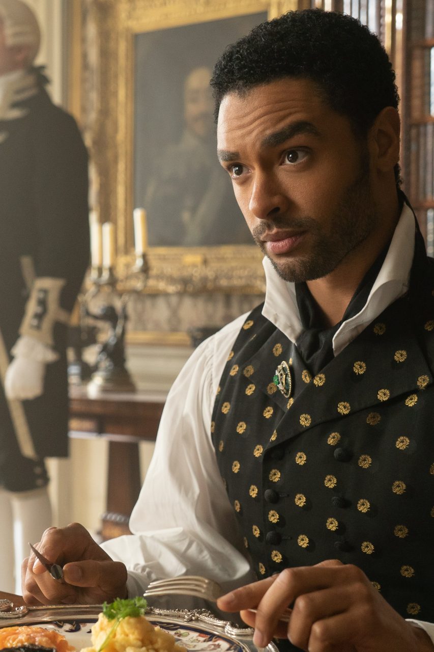 一條匙羹也有自己的 Instagram？大熱 Netflix 《Bridgerton》光是 Regé-Jean Page 舔匙羹也讓人著迷