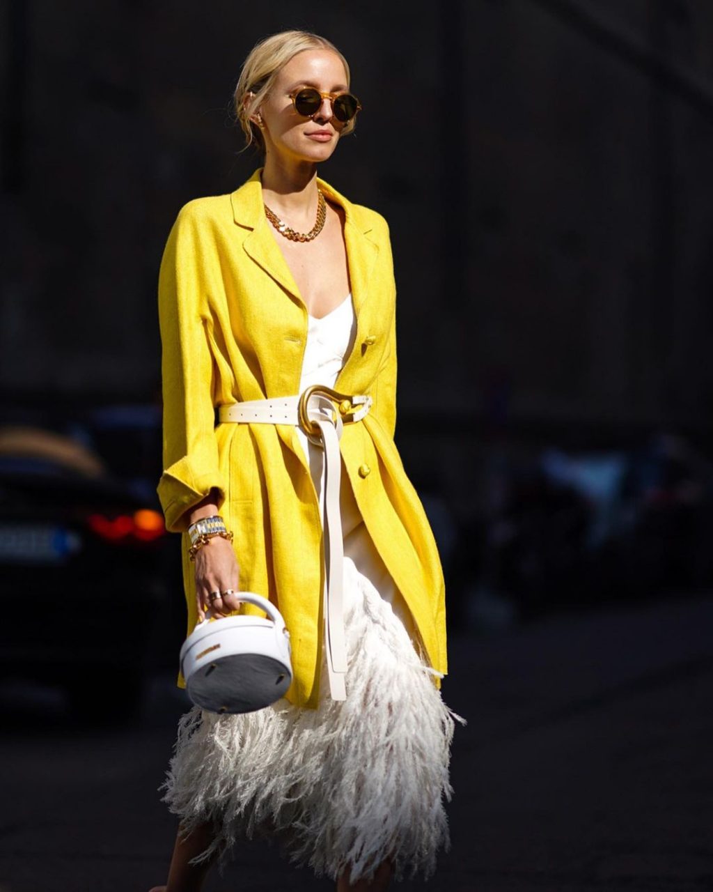 率先跟隨Pantone 2021 色裝備衣櫥：提亮造型的一抹亮麗黃