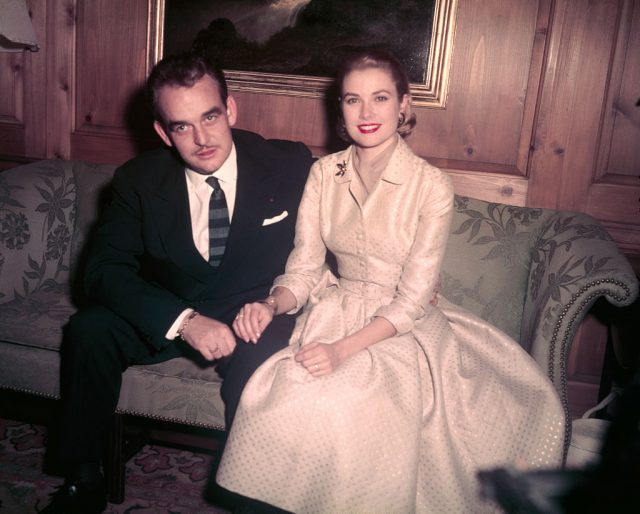 荷里活影后 Grace Kelly 成為摩納哥王妃辛酸史:未嫁前就要支付數百萬美金給摩納哥王子!
