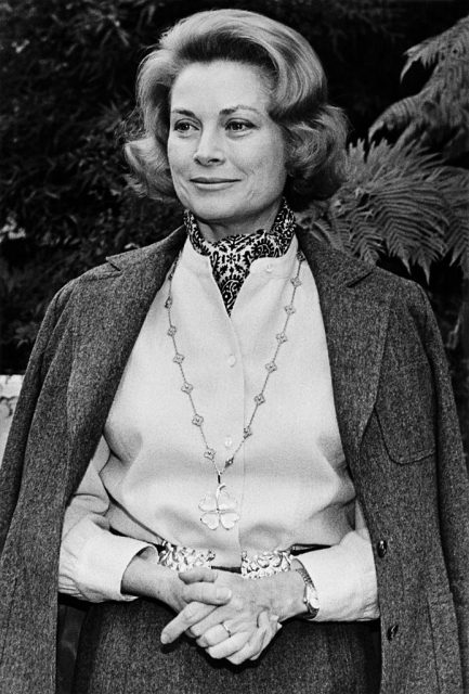 將懷舊進行到底:重溫舊荷里活影星 Audrey Hepburn、 Grace Kelly 冬天穿搭