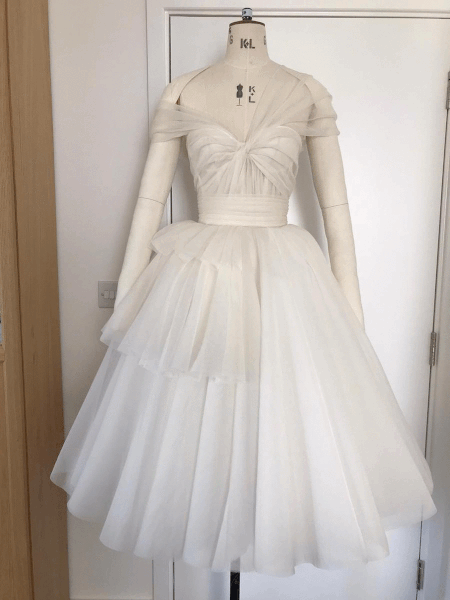 獨家揭露 Alexander McQueen 2021 度假系列:每件衣服都是高級訂製般純手工製作