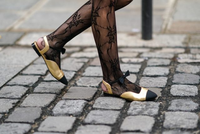 最值得投資的時尚系列：如果你沒有這對 Chanel 芭蕾舞鞋，根本算不上是 Chanel 的忠實粉絲！