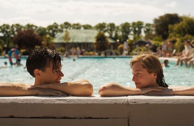 熱映中!Harry Styles 搭檔 Emma Corrin 最新同志題材電影《My Policeman》 關於這部劇的一切