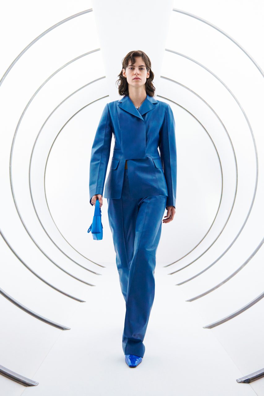 科幻與時尚的結合！走進 Salvatore Ferragamo 未來城市 | Fall/Winter 2021