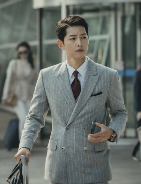 宋仲基《Vincenzo》造型堪稱男士西裝教科書,從中學習5個終身受用的穿搭技巧!