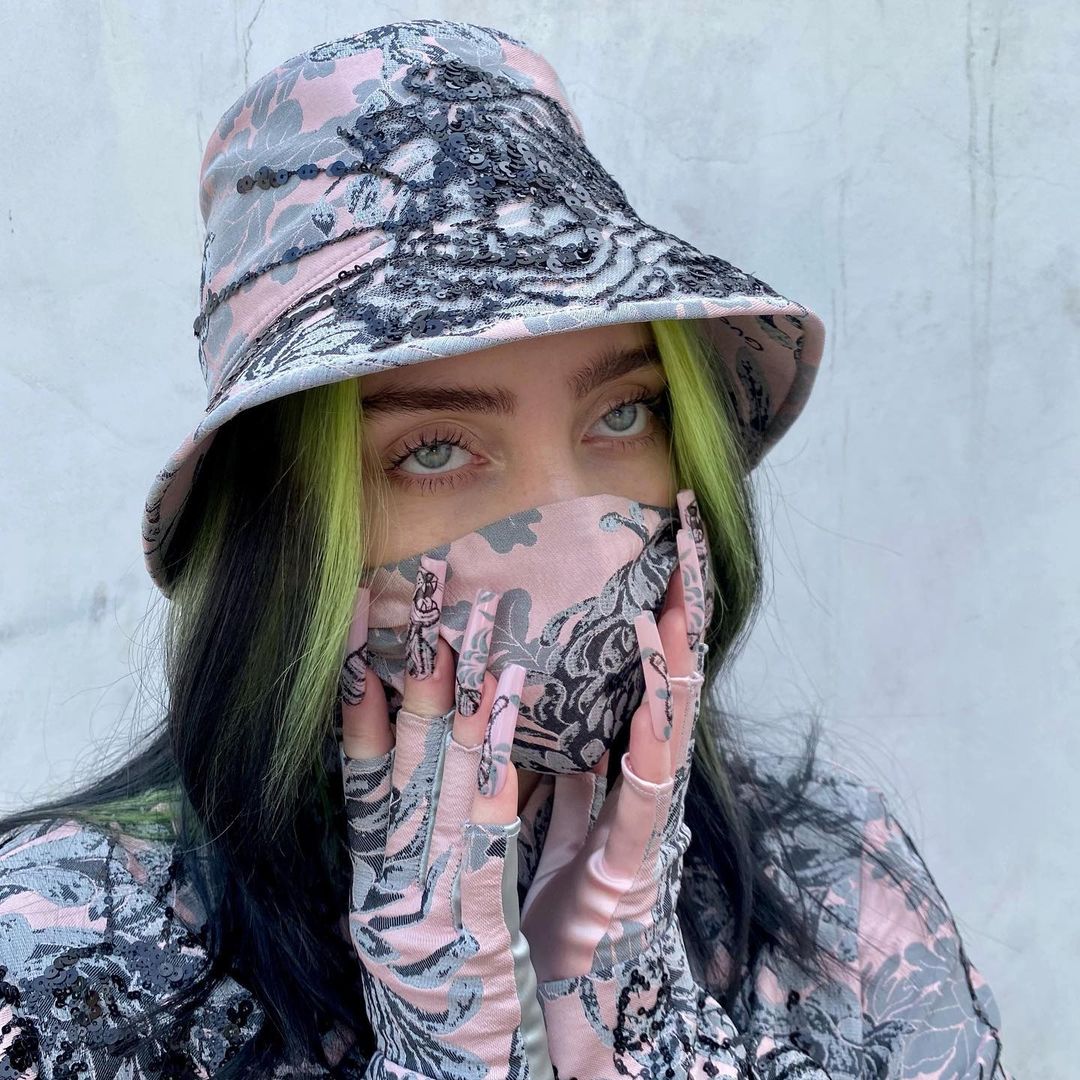 格林美獎2021的妝容大贏家是誰？復古妝容大行其道