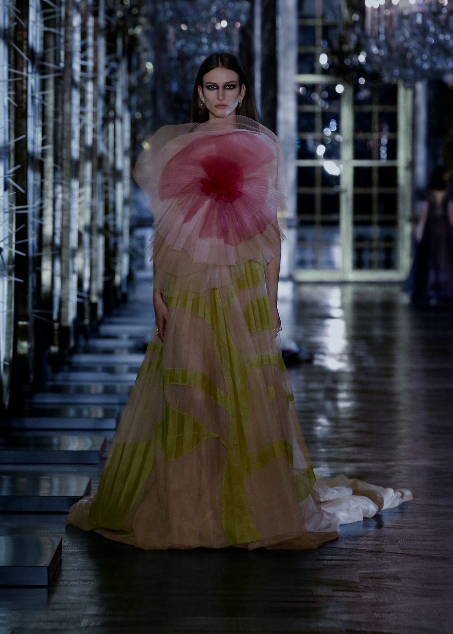 Dior AW21 編寫暗黑童話故事之後，Maria Grazia Chiuri 親自講解對自戀文化的看法