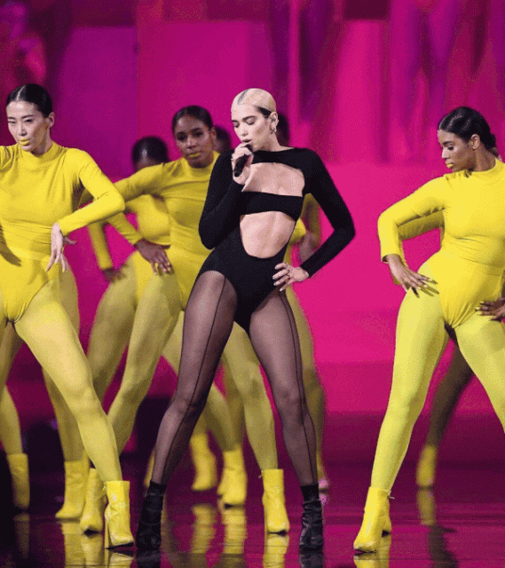 沒有穿過 Mugler 的緊身衣代表你還不夠紅!Mugler 只為 Beyoncé 、Dua Lipa、 Miley Cyrus 等流行樂壇的天后們設計服裝