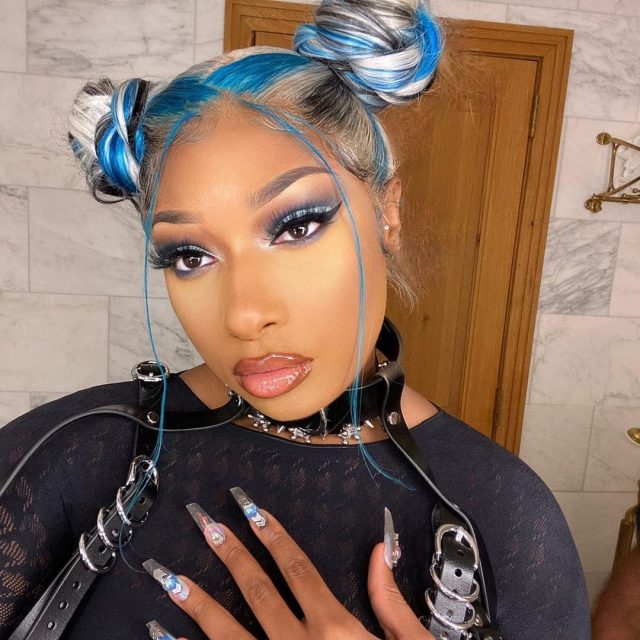 The Biggest Beauty Trend Of 2021? Y2K Hair & Make-Up