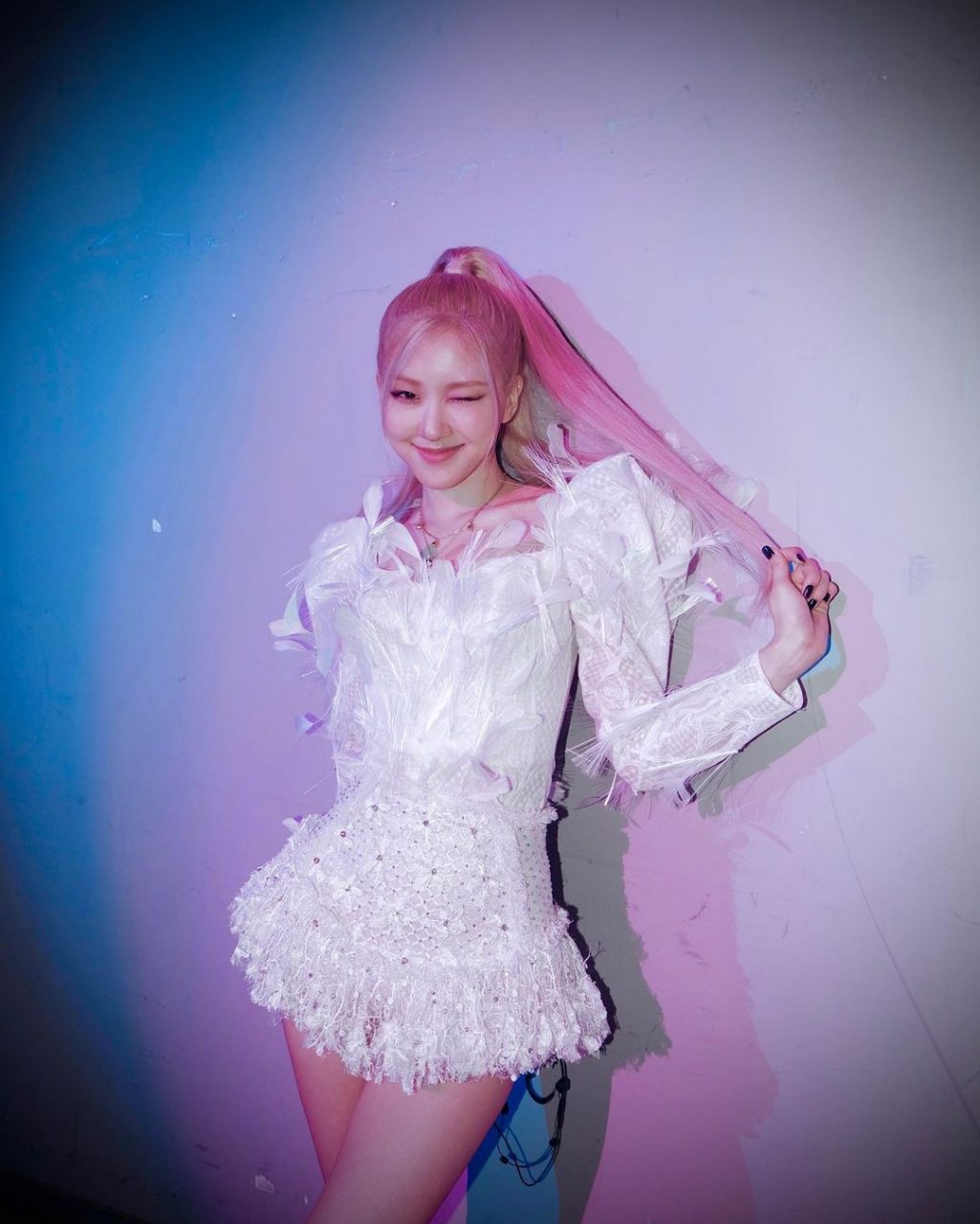 BLACKPINK Rosé 首次登場的《On the Ground》開創 Billboard 歷史，短短一週內全球兩大排行榜奪冠！