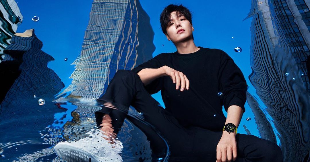 剛成為 Louis Vuitton 大使，李敏鎬隨即親身示範最新腕錶 Tambour Street Diver