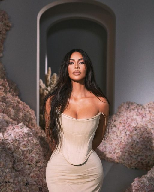 花神之手 Jeff Leatham 為好友 Kim Kardashian West 打造秘密花園,推出聯乘極簡花卉香水系列