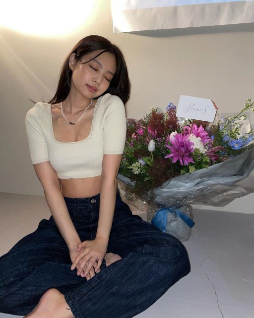 BLACKPINK Jennie、Lisa等韓國女星都在穿!一看今個夏日必需擁有的百搭牛仔褲
