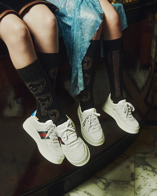 從 Hermès、Gucci 到 Loewe,盤點 10 雙最易配搭的白色球鞋