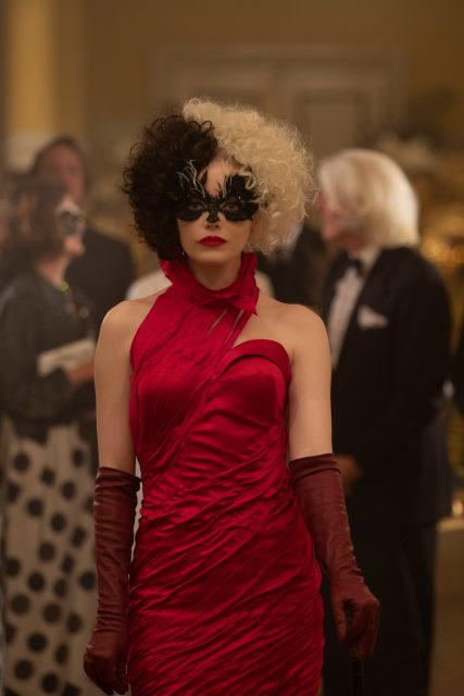 為何奸角一般都更時尚?盤點Emma Stone《Cruella》外的5個女反派造型