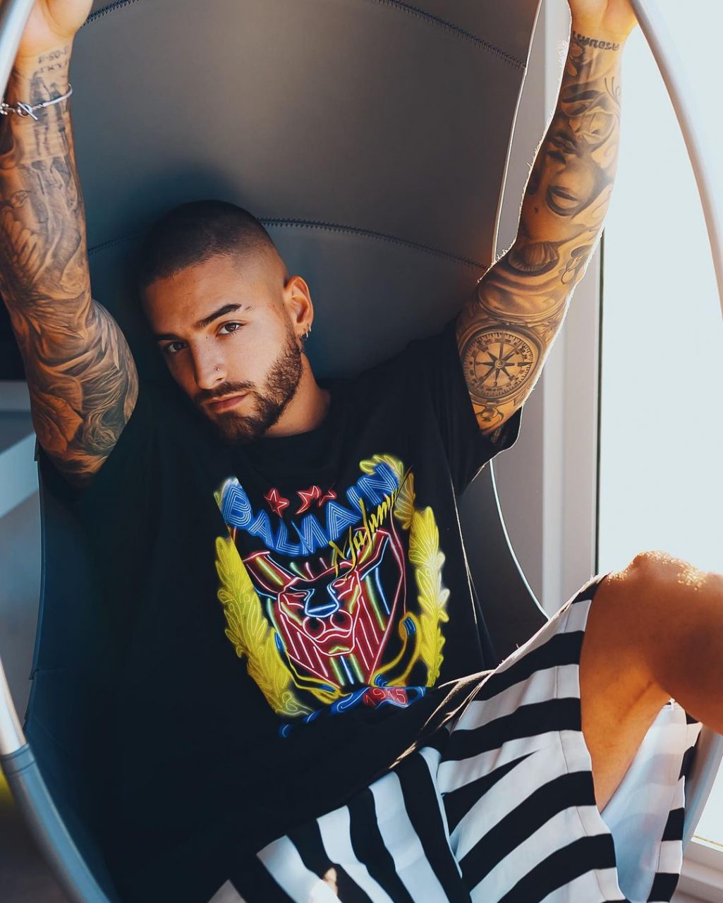 野性魅力拉丁男神 Maluma 與 Balmain 合作！推出充滿 Miami 韻味的限量聯乘系列