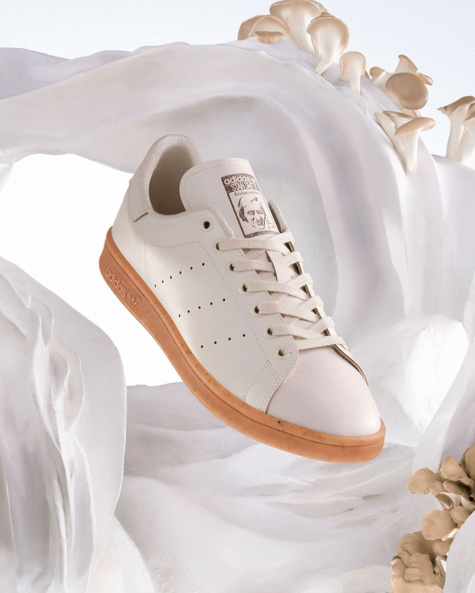 #SustainabilityInVogue 蘑菇皮革再下一城，Mylo 版本 Stan Smith 曝光！