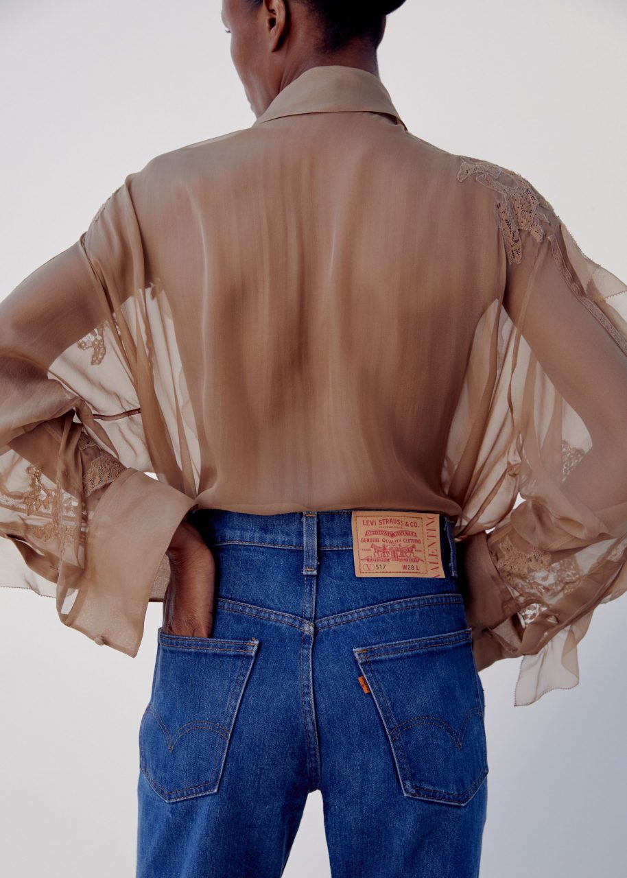 夏日最百搭單品： Levi’s X Valentino 517復刻牛仔褲系列登陸NET-A-PORTER