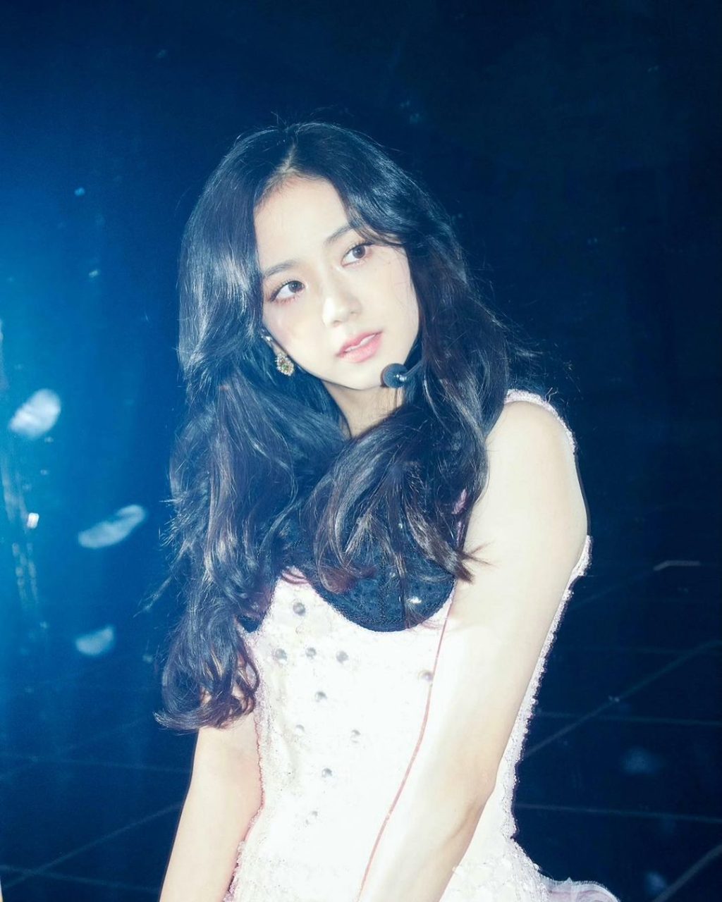 2021韓國最流行的曲髮：讓你立即變小顏的「伊莉莎白捲」（엘리자벳펌）
