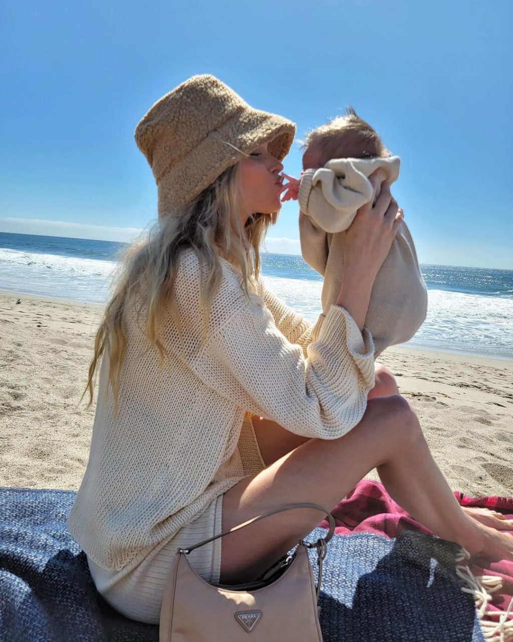 從Karlie Kloss、Elsa Hosk 到Emma Roberts ，感受5位時尚新手媽媽的快樂時光