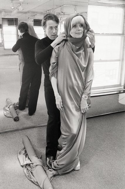 成也 Halston 敗也 Halston,5件事讓你重新認識美國傳奇設計師 Halston