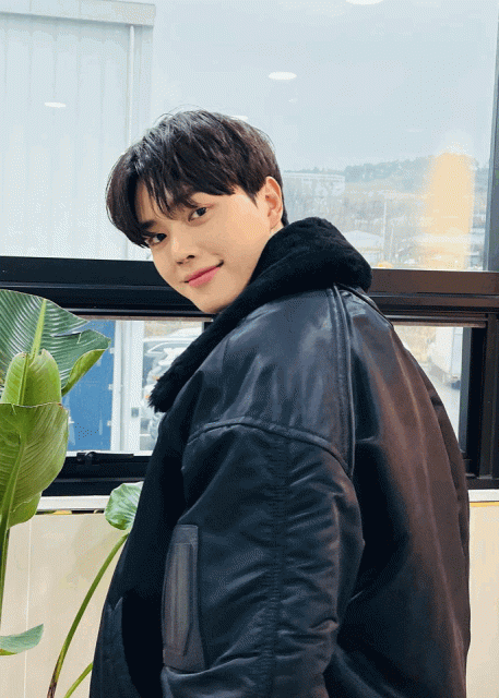 宋江在《與惡魔有約》成迷人惡魔先生!除了金裕貞, 與他搭檔過的女神還有朴敏英、韓韶禧