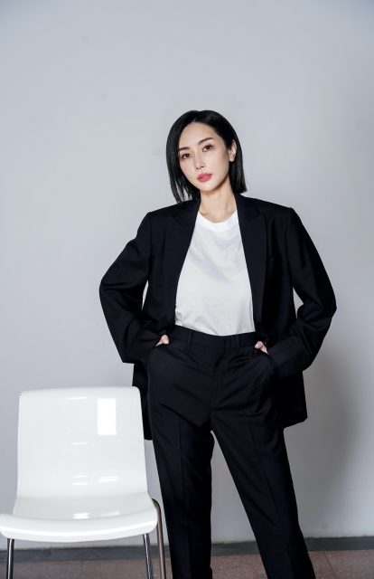 專訪國內當代藝術重要推手 ART021 創始人 Kylie Ying:「大家沒忘初心,為年輕一輩建立國際平台。」