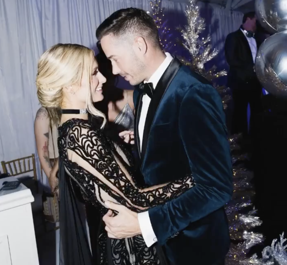 話題女王 Paris Hilton 拍攝求婚後真人騷回歸，極力說服未婚夫出鏡展示幸福人生