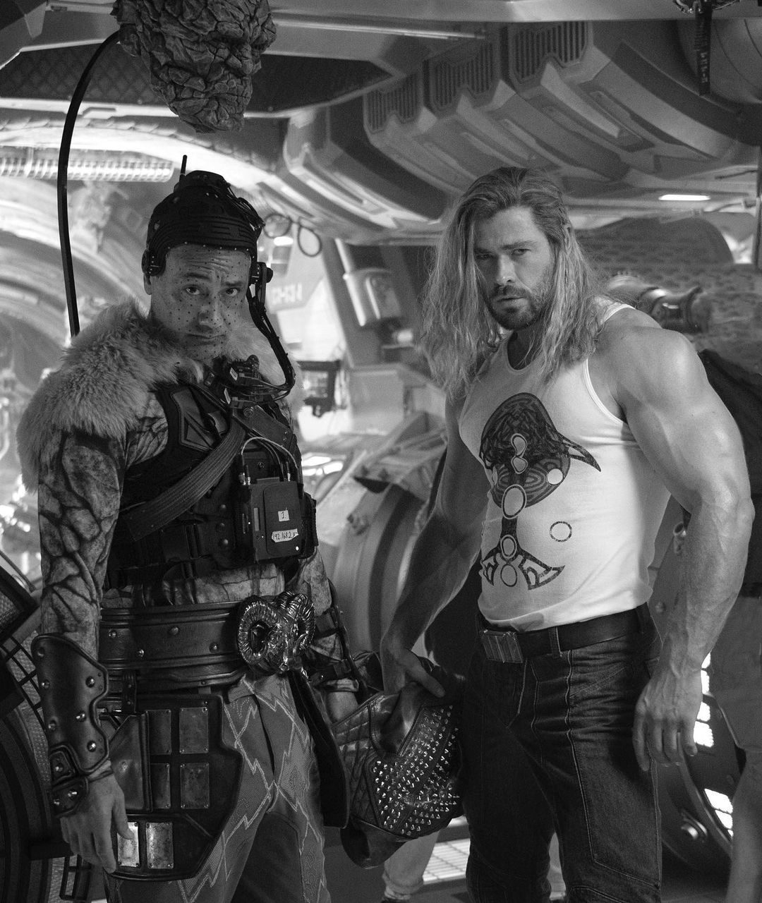 雷神 Chris Hemsworth 親自宣佈《Thor : Love and Thunder》正式殺青，更分享養眼肌肉照！