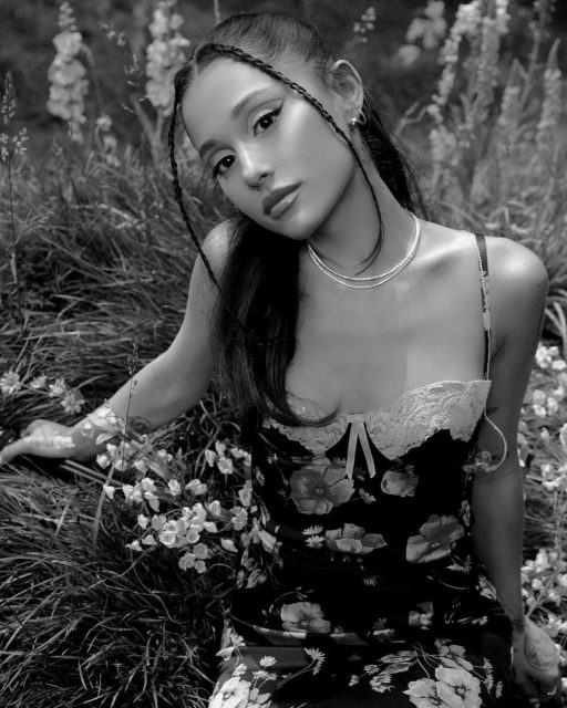 不出美容品牌改出香水?Ariana Grande《God Is A Woman》新香水正式推出!