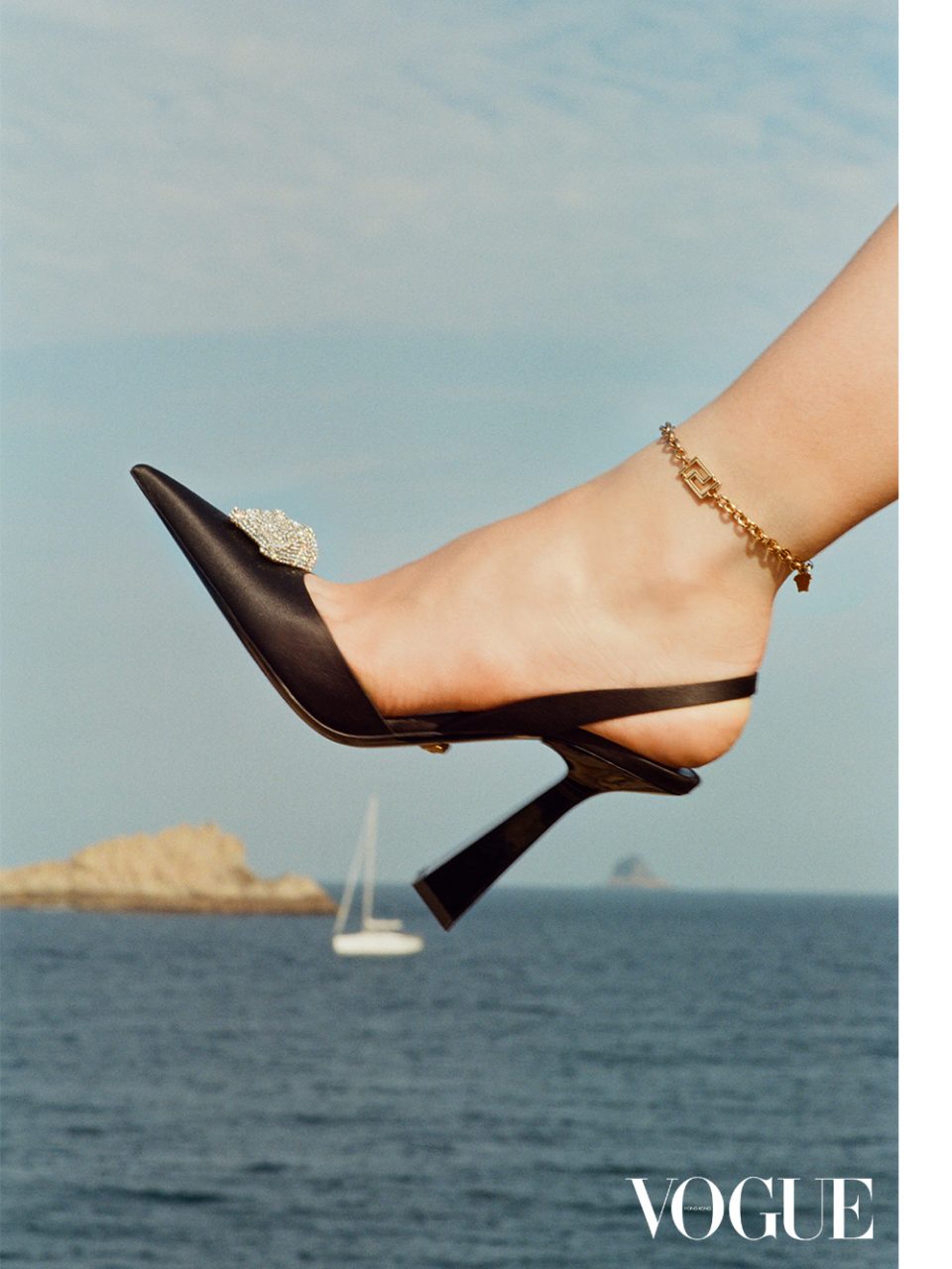 說到90年代潮流回歸豈能少得了腳鏈？最讓人垂涎​​的夏日小機心配飾應該要怎麼配戴？