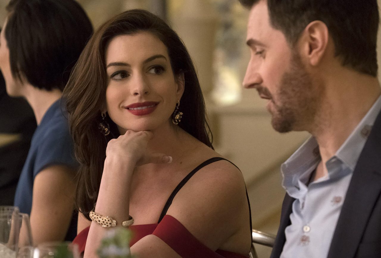 Anne Hathaway、《霹靂嬌娃》Ella Balinska 都對 Cartier 的珠寶愛不惜手｜ 網上購買明星同款一點也不難？