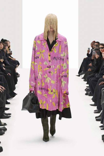 Balenciaga 與 Gucci、Crocs 再度合作，更走進數碼化的 Clones 世界 ｜ Spring 2022