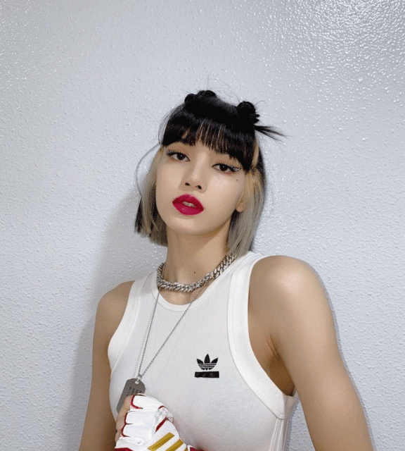 #SummerInVogue Lisa真不愧為「髮色教科書」!跟隨她的造型換上夏天顯白髮色