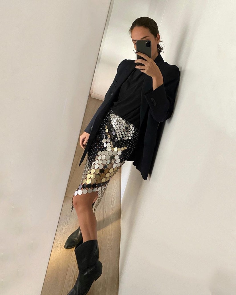 讓你成為夏日夜晚的亮點！盤點今季值得入手的 Sequin Skirts 亮片裙