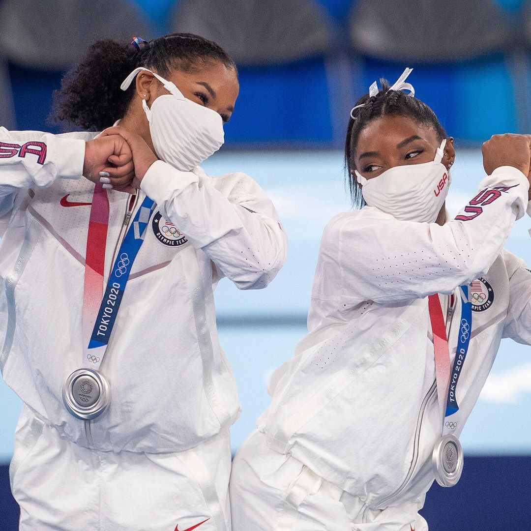 東京奧運｜美國隊在頒獎台上最獲關注的不是獎牌，竟是一款來自 NIKE 的口罩？