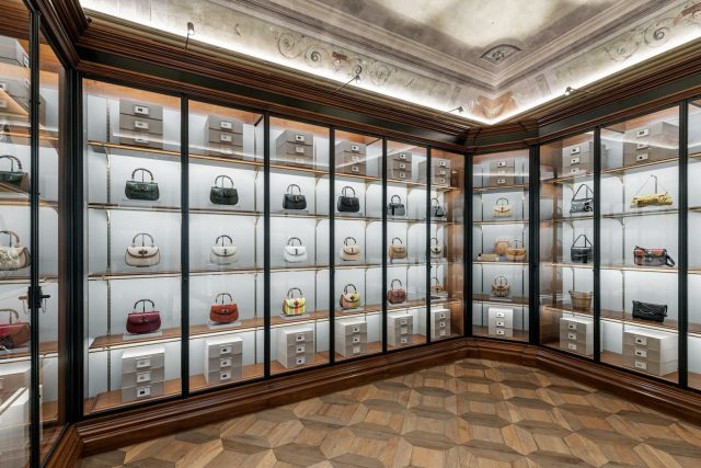 Gucci 100 周年之際,品牌於佛羅倫斯前總部成立檔案館空間回溯百年歷史