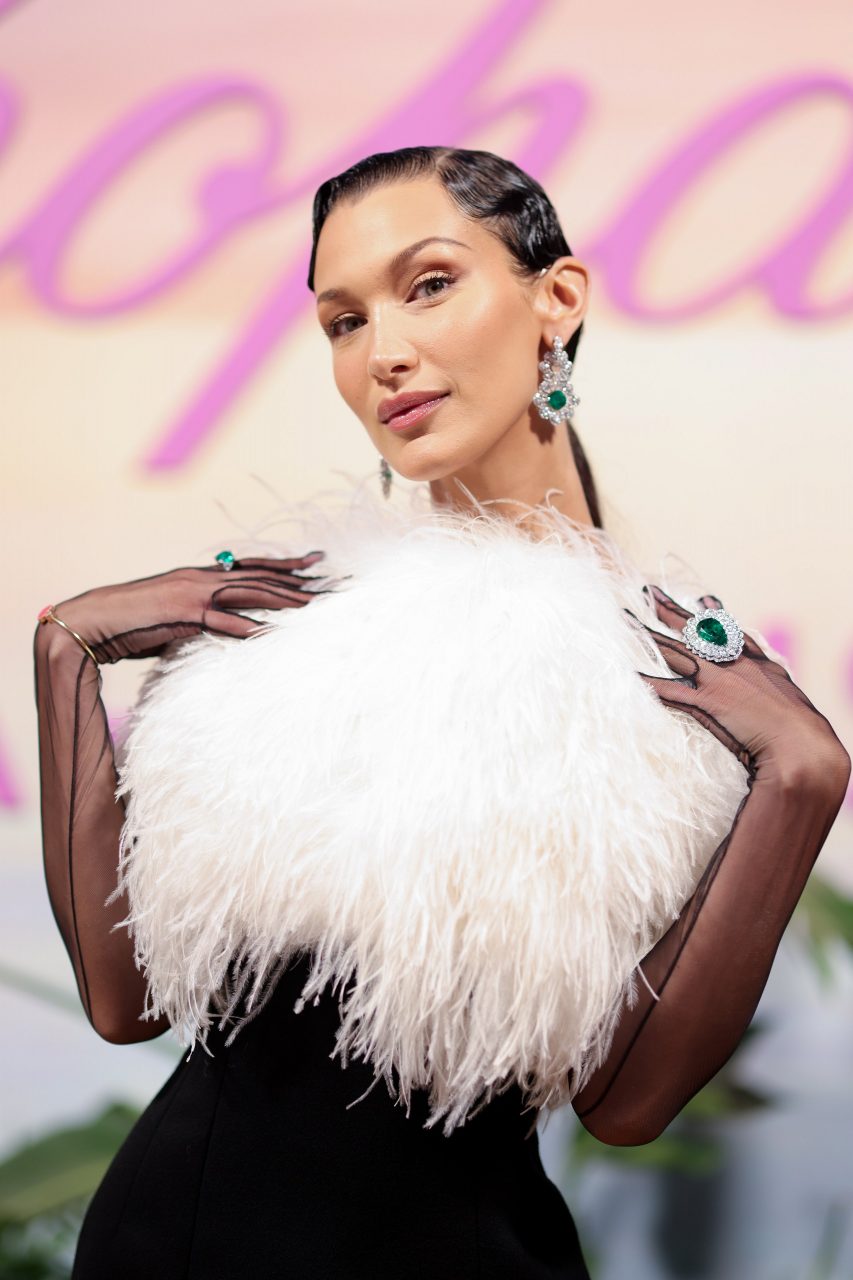 Bella Hadid 再次亮相康城影展活動，為何她身上的造型成為了熱話？