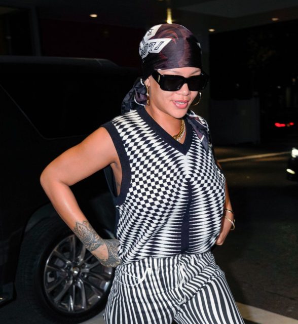 看牙醫也不忘時尚?Rihanna 最新的便服出行造型便是最佳範例