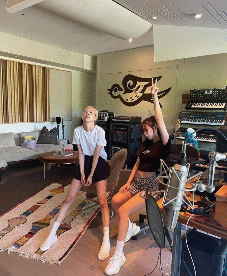 從Blackpink  Rosé、Jennie 到 IU、泫雅，分享 5位韓國時尚女星最新球鞋款式