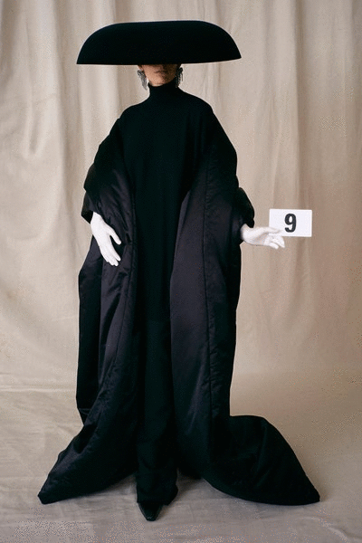 從Balenciaga 到 Fendi：2021年秋冬高訂時裝周上6個備受矚目的時尚趨勢