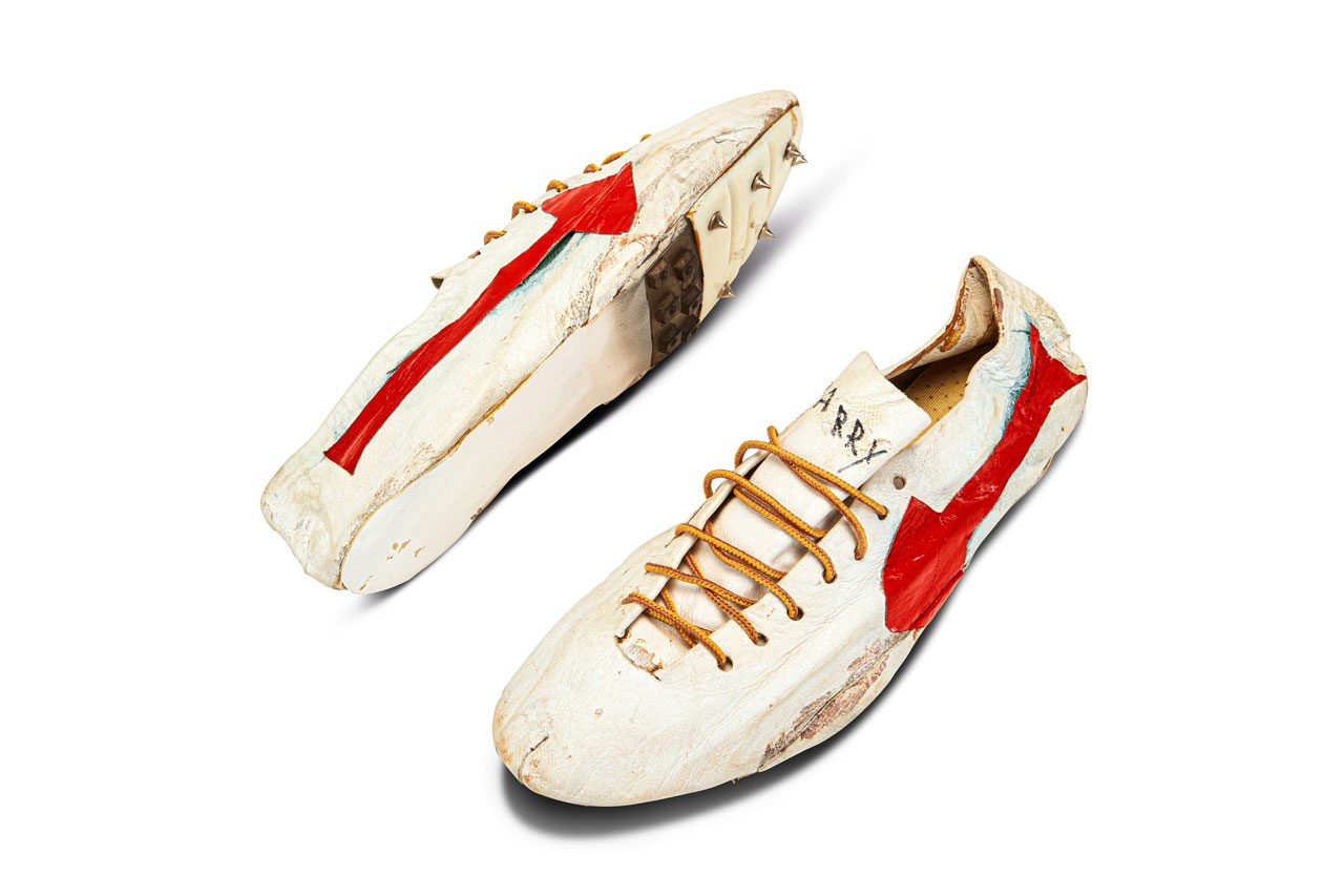 蘇富比推出「奧運收藏」拍賣會，一雙來自 Nike 創辦人的手製運動鞋將估值過百萬美元？