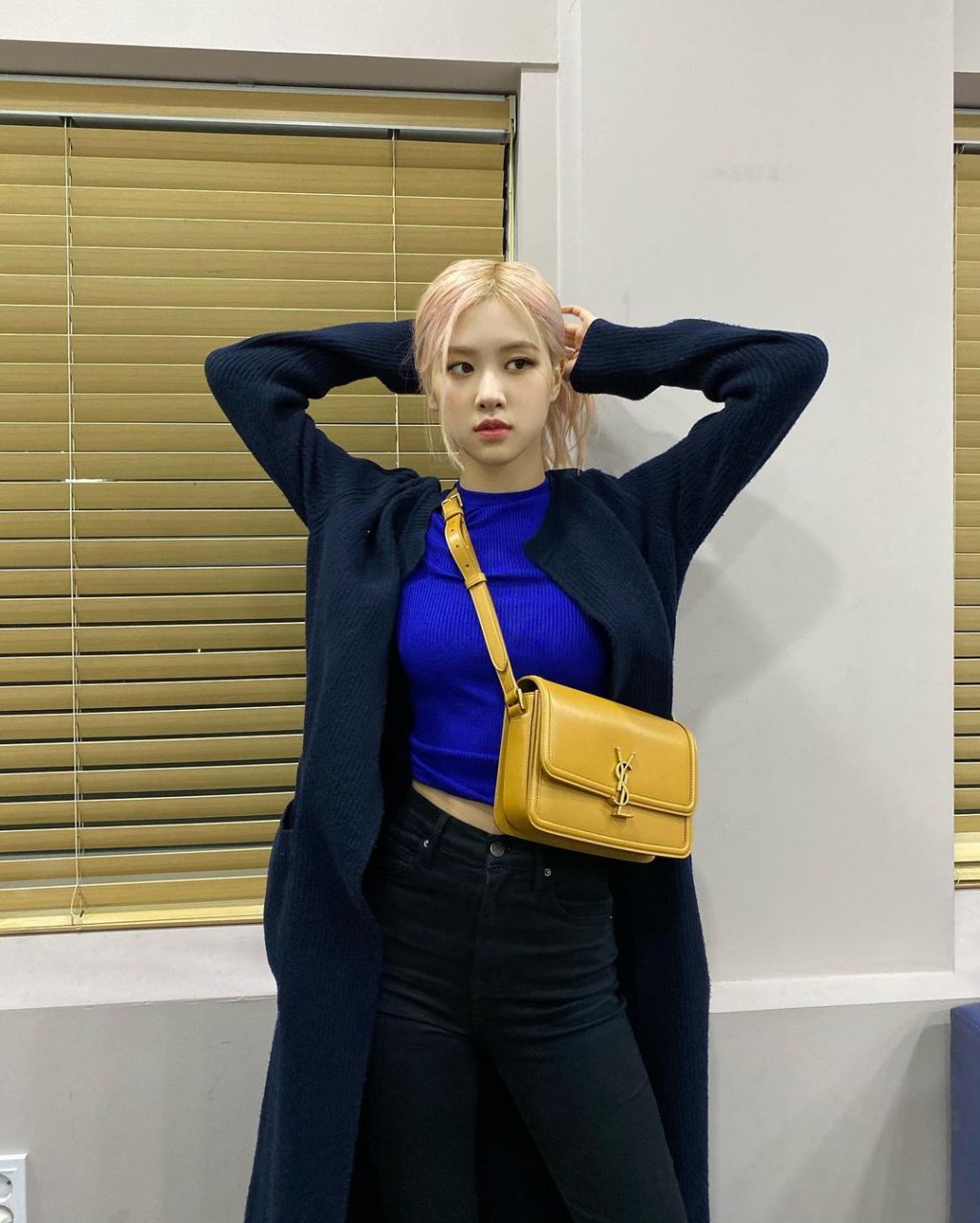 郵差袋不再過時！精選今季11款上班族必備的經典款式