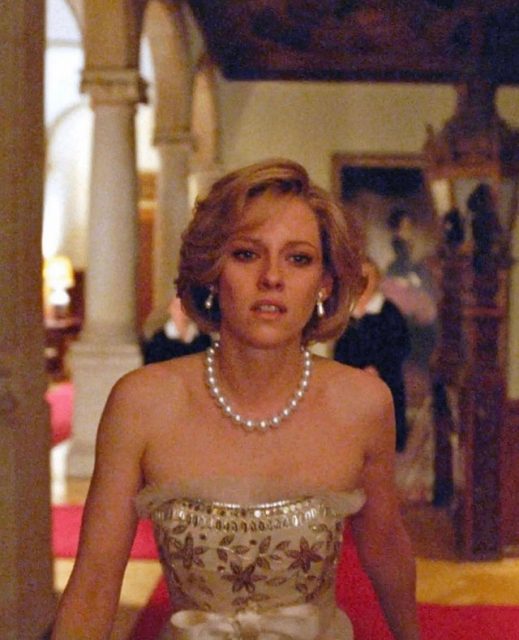 威尼斯影展 2021|Kristen Stewart 飾演戴安娜王妃,從情節到 Chanel 禮服關於電影《Spencer》要知道的事