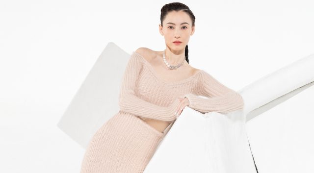 訂閱《VOGUE》香港版電子書及紙本實體書:八月刊 張柏芝久別重逢的美